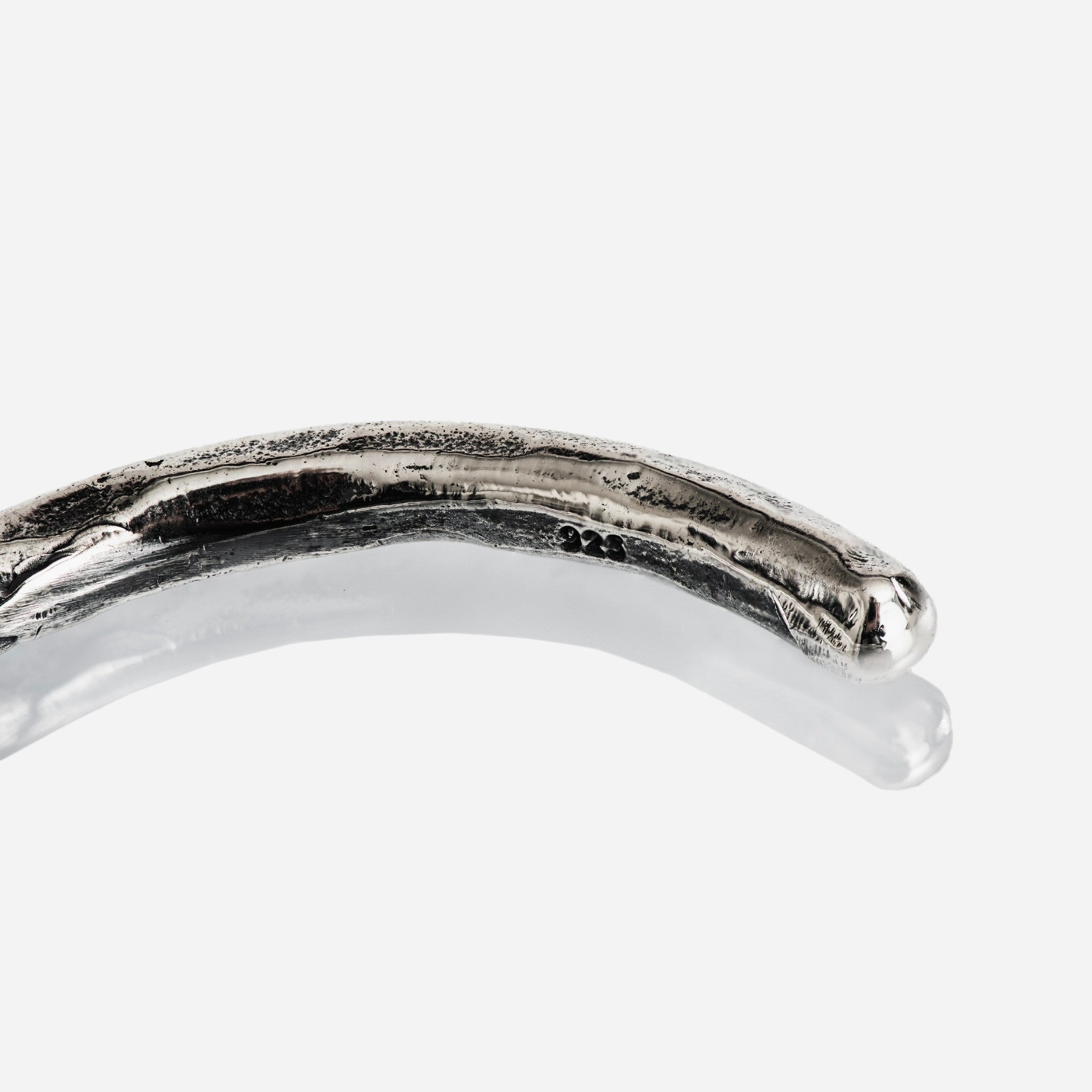 VULKAN CUFF.