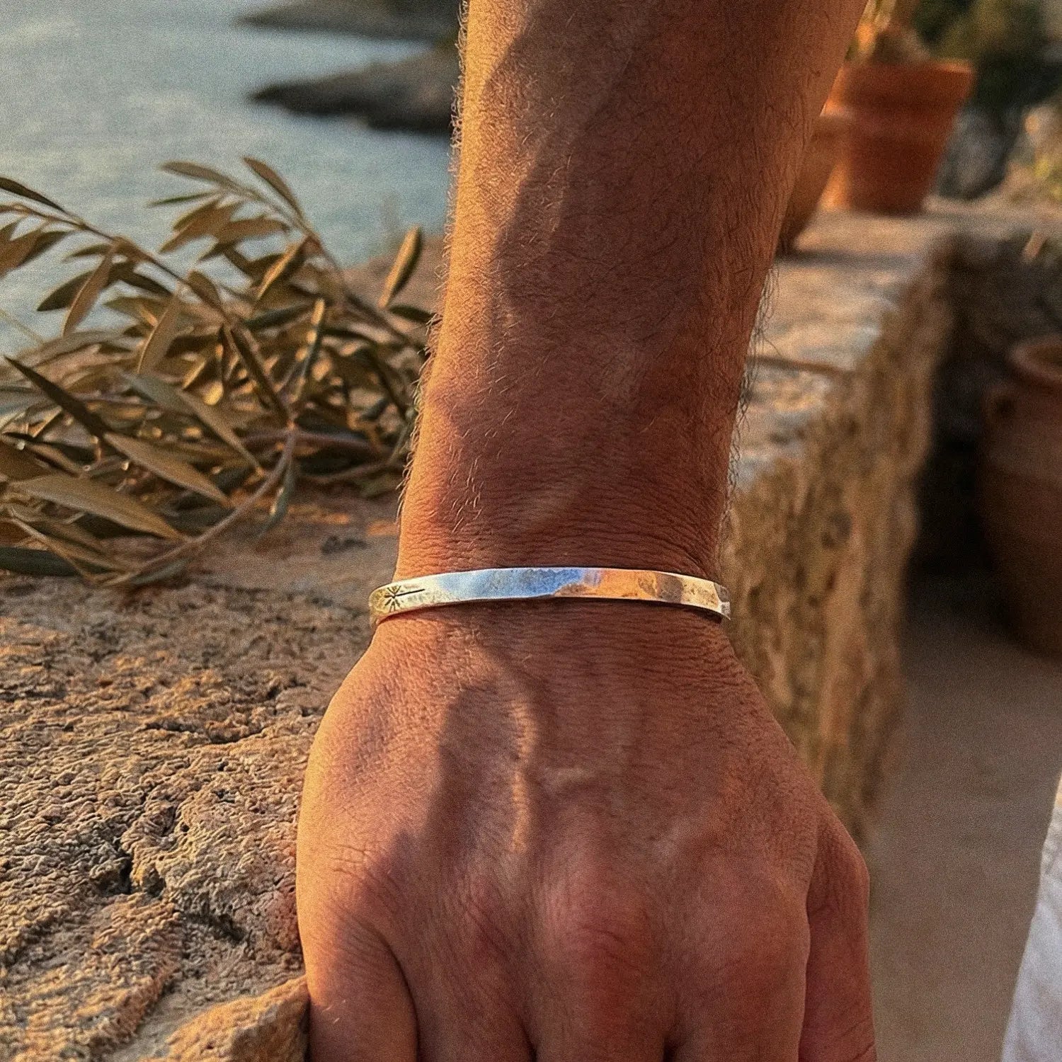 Stoere zilveren herenarmband – PALM CUFF handgemaakt van 925 sterling zilver door PALM. Jewelry