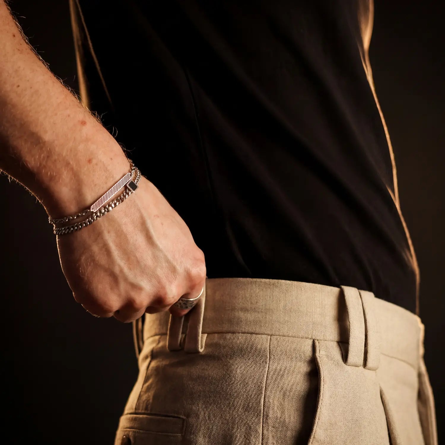 Zilveren herenarmband Fusion Armband detail van gehamerde kant