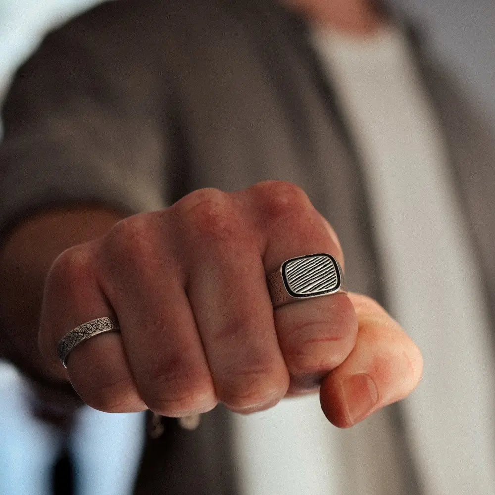 OMEGA-RING.