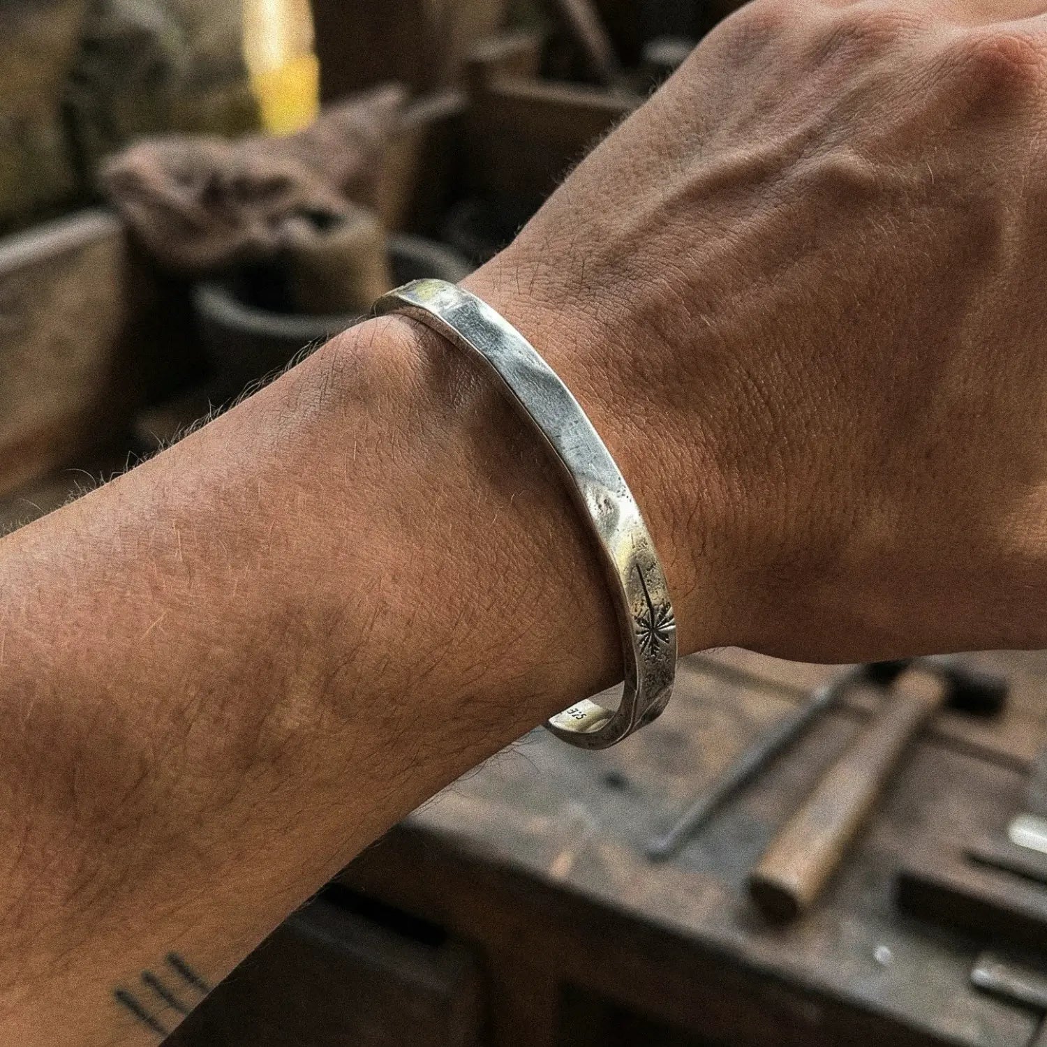 Stoere zilveren herenarmband – PALM CUFF handgemaakt van 925 sterling zilver door PALM. Jewelry