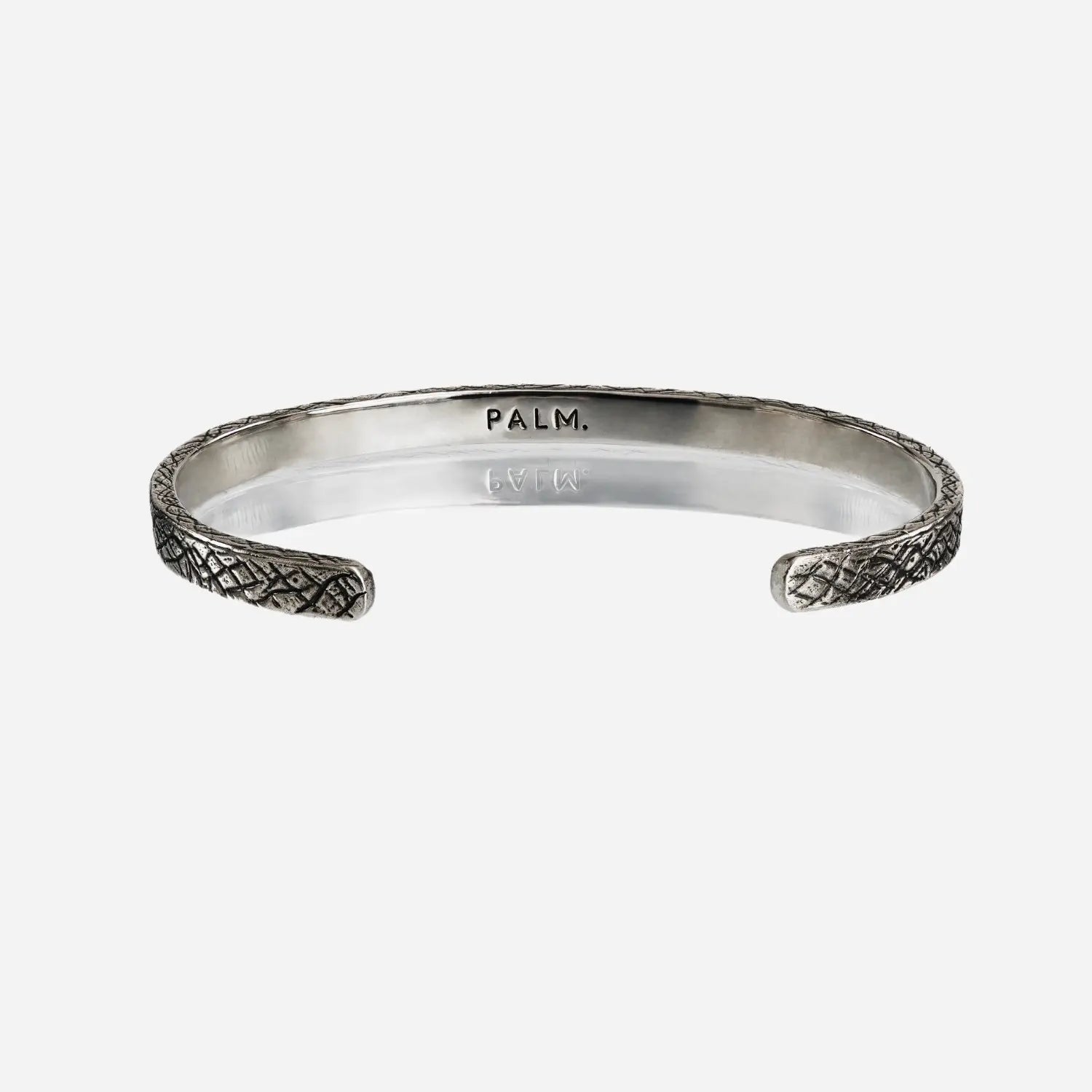 Robuuste zilveren herenarmband met minimalistisch en krachtig design – EARTH CUFF van PALM. Jewelry