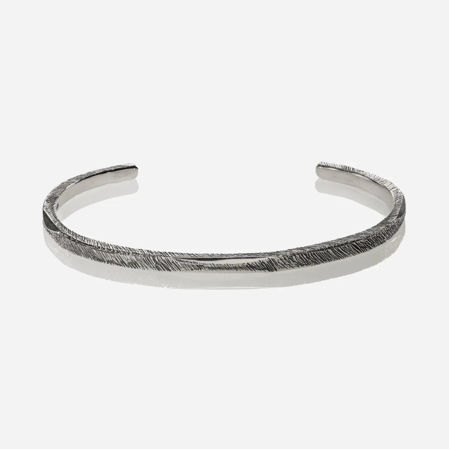 EDGE CUFF. – Minimalistische Zilveren Armband voor Mannen