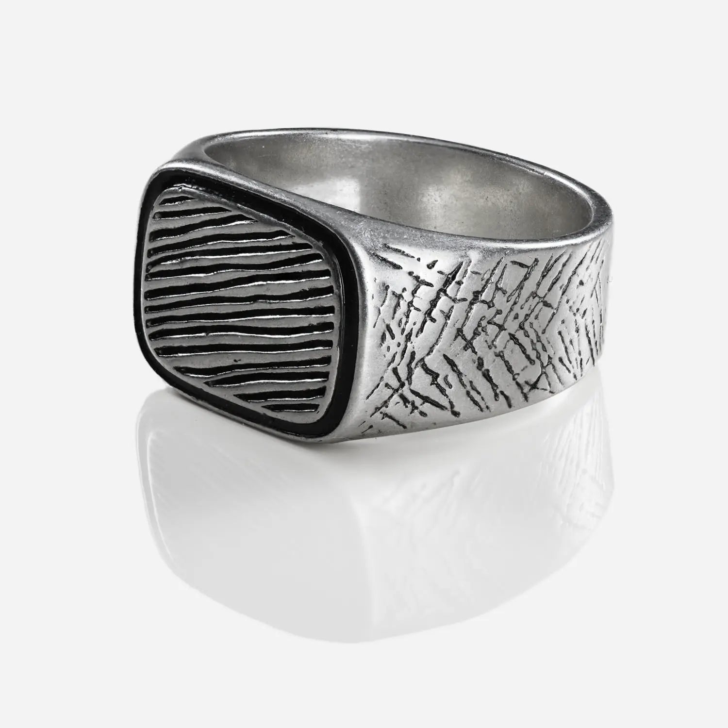 OMEGA RING. – Elegante Zilveren Ring voor Mannen met Uniek Design