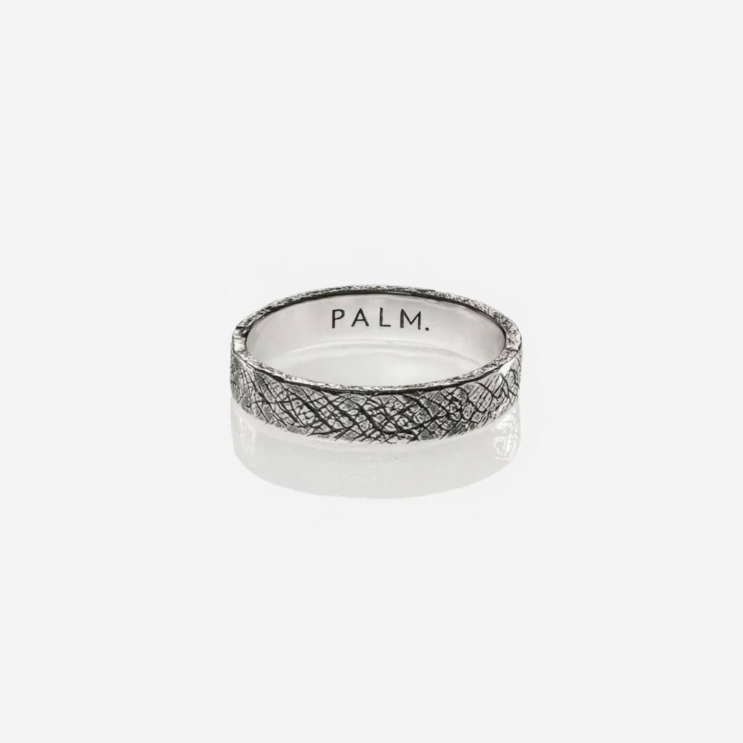 Nox Ring Medium zilveren herenring, 360 graden draaibaar aanzicht